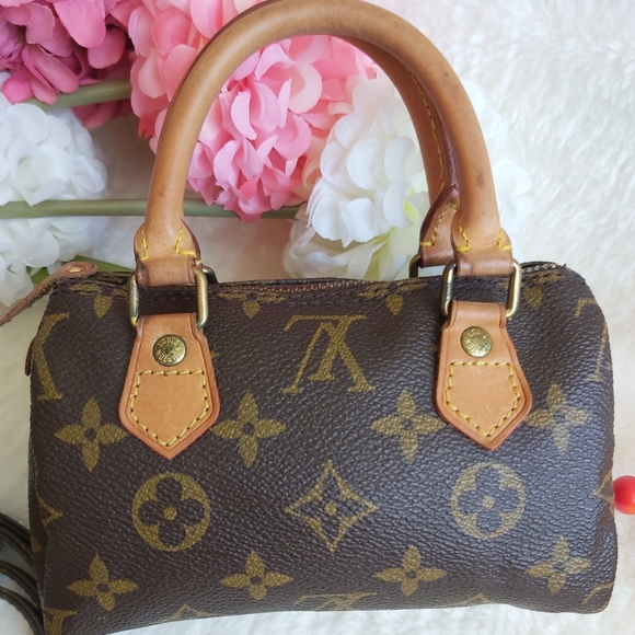 ‼️SOLD‼️ Louis Vuitton Mini Speedy with strap - Picture 3 of 16